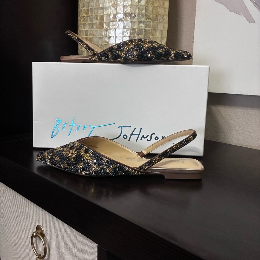Betsey Johnson Black and Gold Slingback Flats